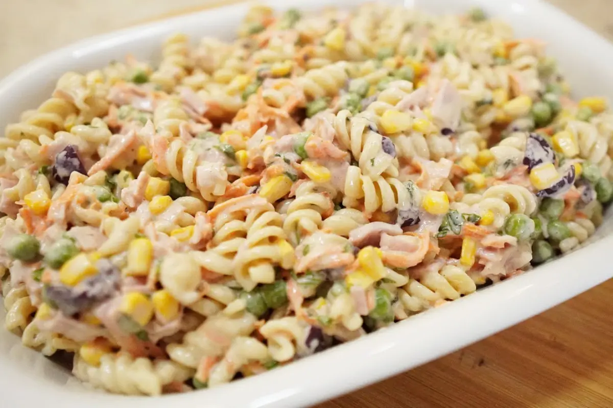 salada de macarrão