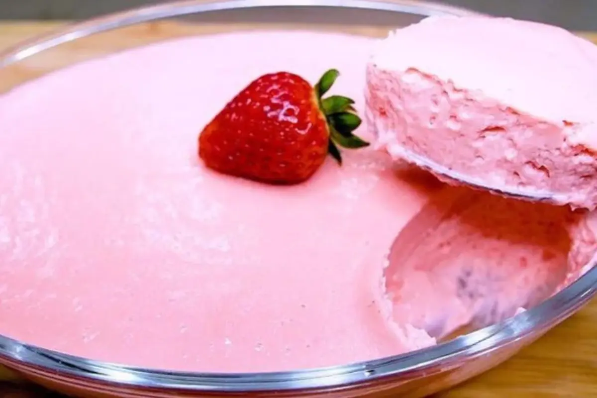 Mousse de morango com Tang